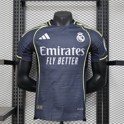 Player Real Madrid in cyan